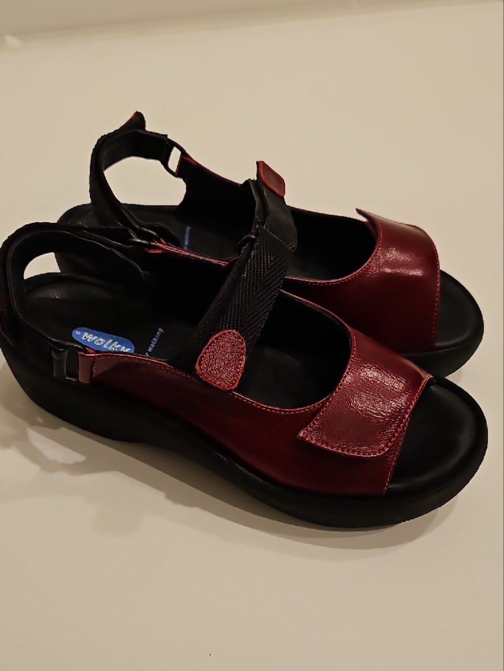 Wolky Women's Red and Black Leather Strap Sandals Walking Sandal Size 39 Jewel - Picture 3 of 8